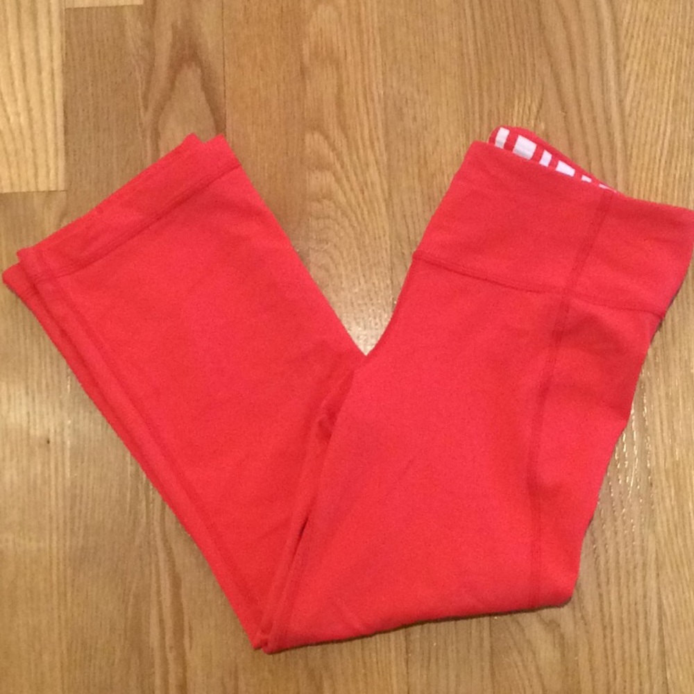 Lululemon orange capris